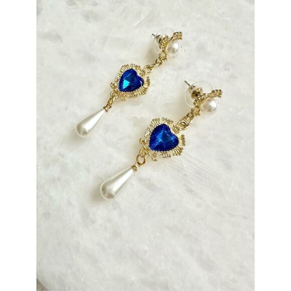 No Brand Jewelry - Sapphire blue heart and pearl drop earrings